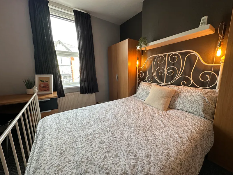 Ripon St // 4 Bed // SEPT 2026 - Image 11
